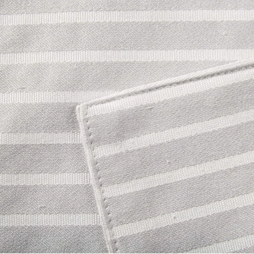 NWT Harbour Drive Kate Spade Table Runner
